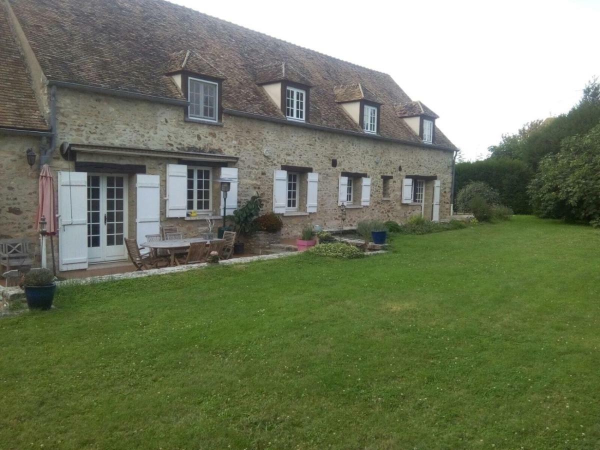 Domaine Des Trois Chateaux Moisenay 外观 照片