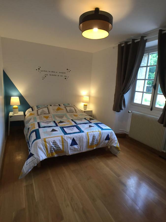 Domaine Des Trois Chateaux Moisenay 外观 照片