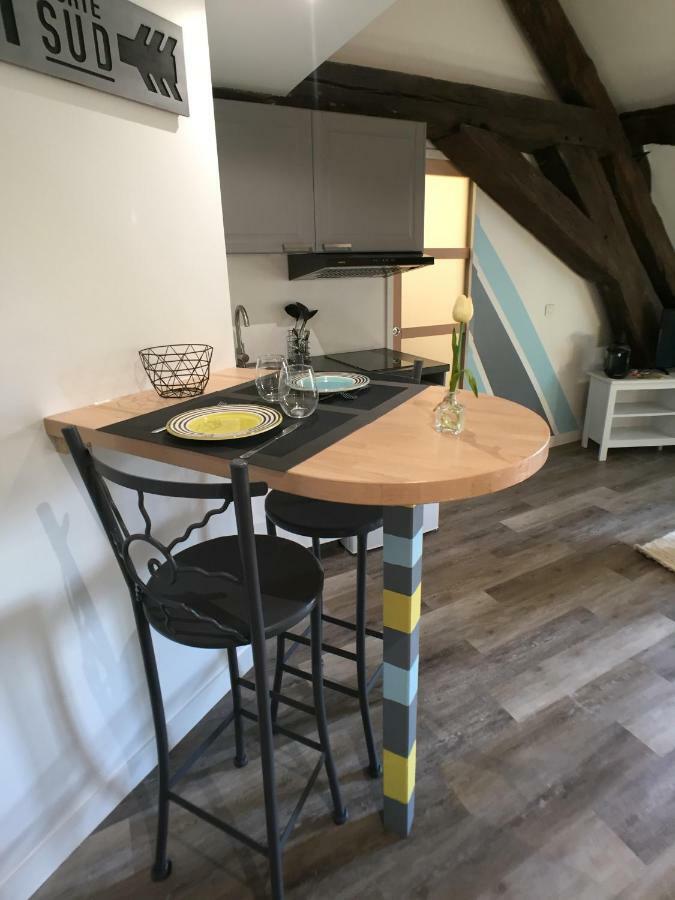 Domaine Des Trois Chateaux Moisenay 外观 照片
