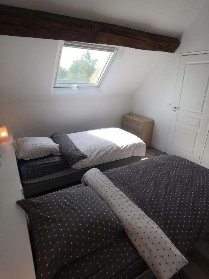 Domaine Des Trois Chateaux Moisenay 外观 照片