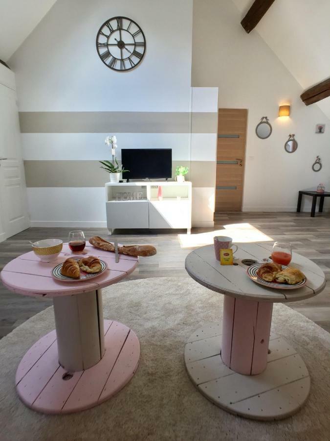 Domaine Des Trois Chateaux Moisenay 外观 照片
