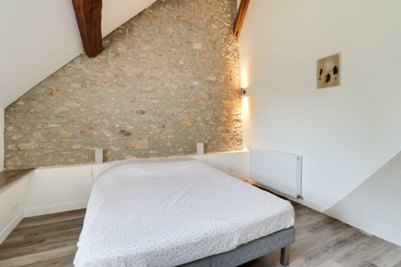 Domaine Des Trois Chateaux Moisenay 外观 照片